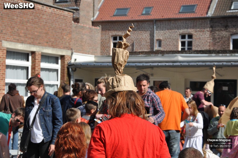 14/40 photos du spectacle Chapeau Magique