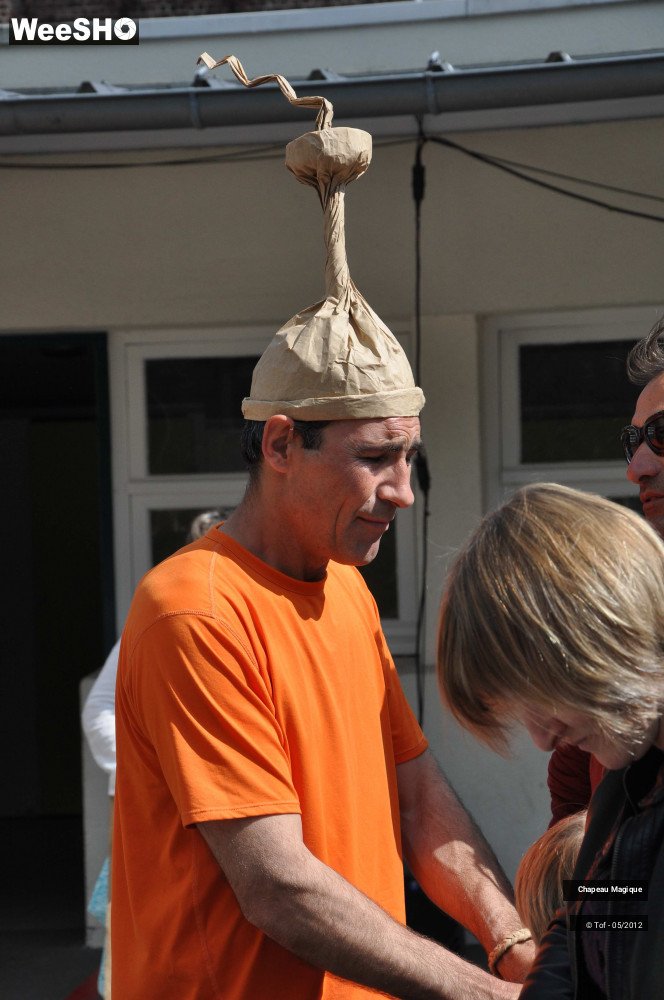23/40 photos du spectacle Chapeau Magique