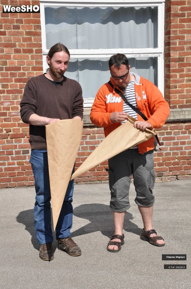 24/40 photos du spectacle Chapeau Magique