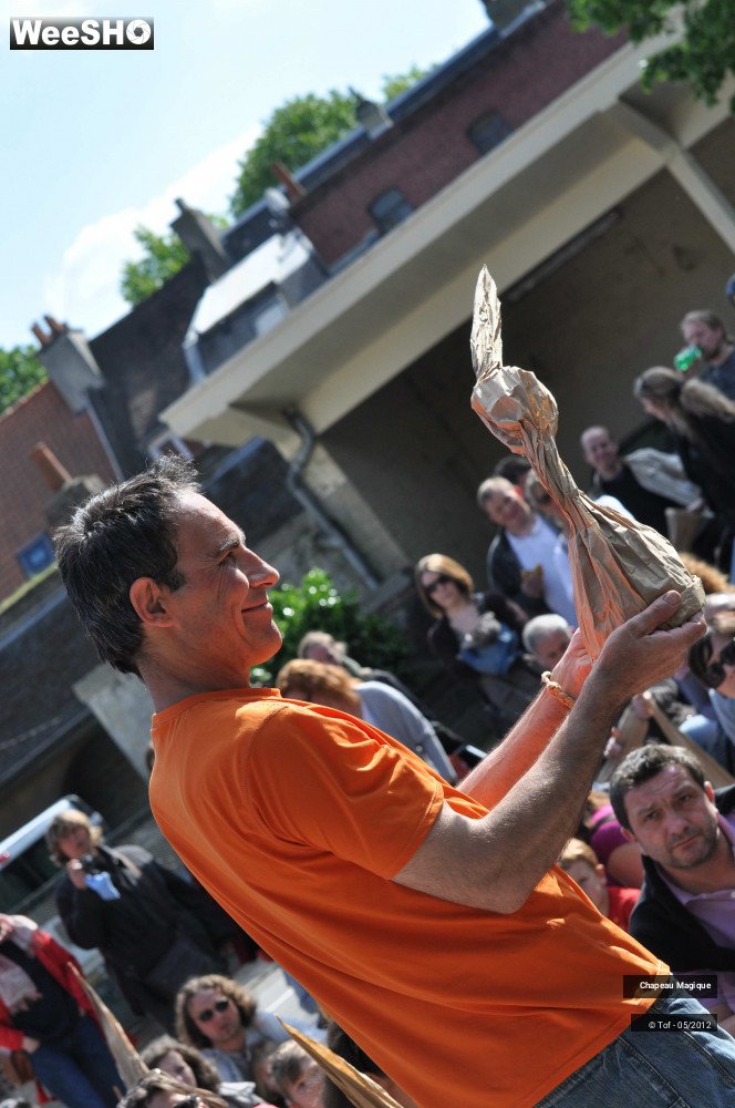 26/40 photos du spectacle Chapeau Magique