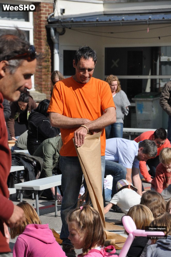 32/40 photos du spectacle Chapeau Magique