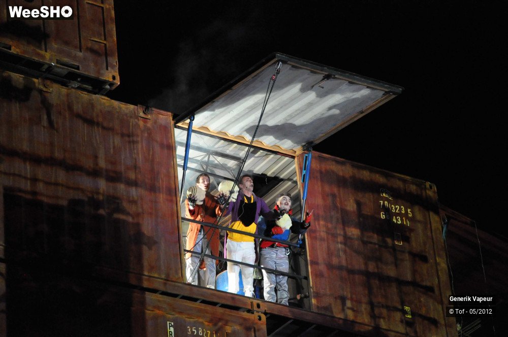 11/33 photos du spectacle Générik Vapeur