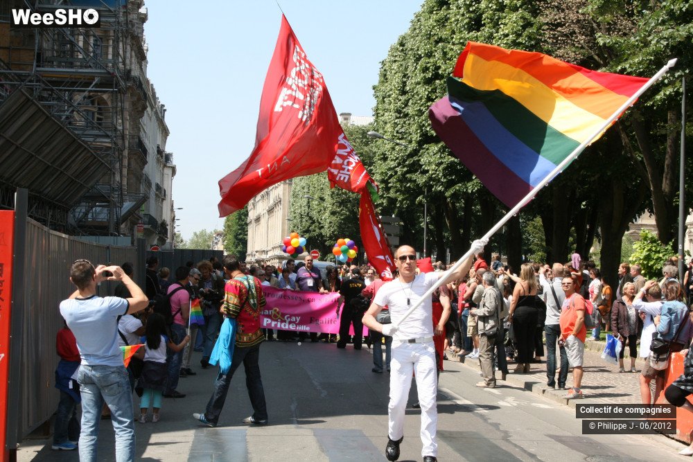 9/48 photos du spectacle Gay Pride 2012 1