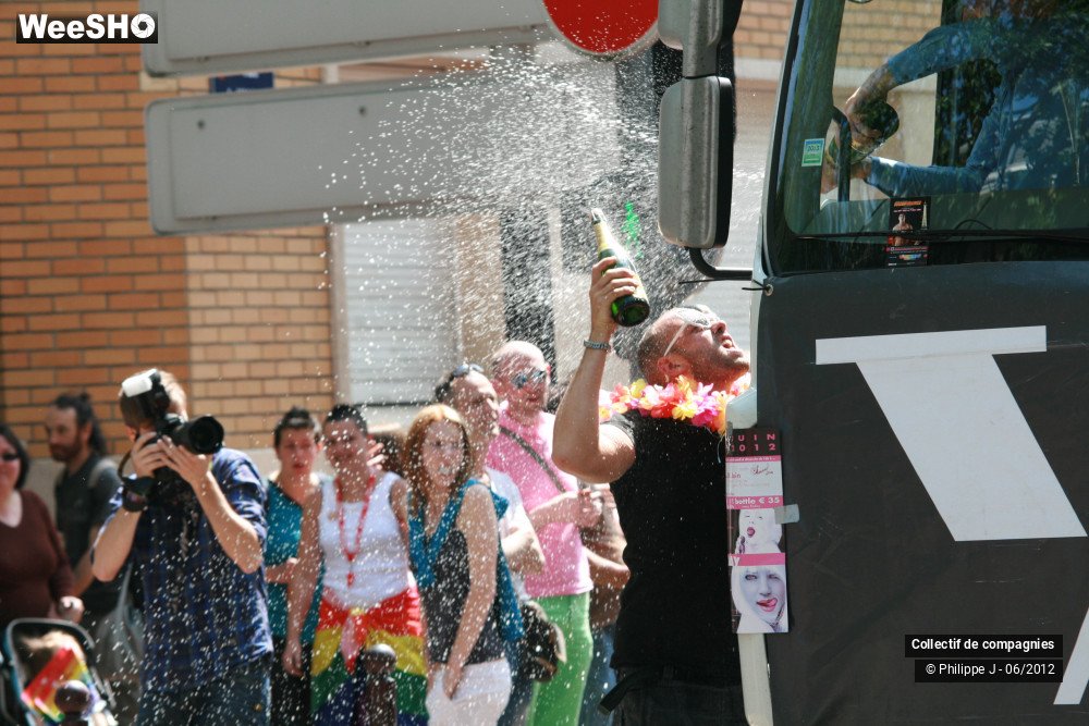 30/48 photos du spectacle Gay Pride 2012 2