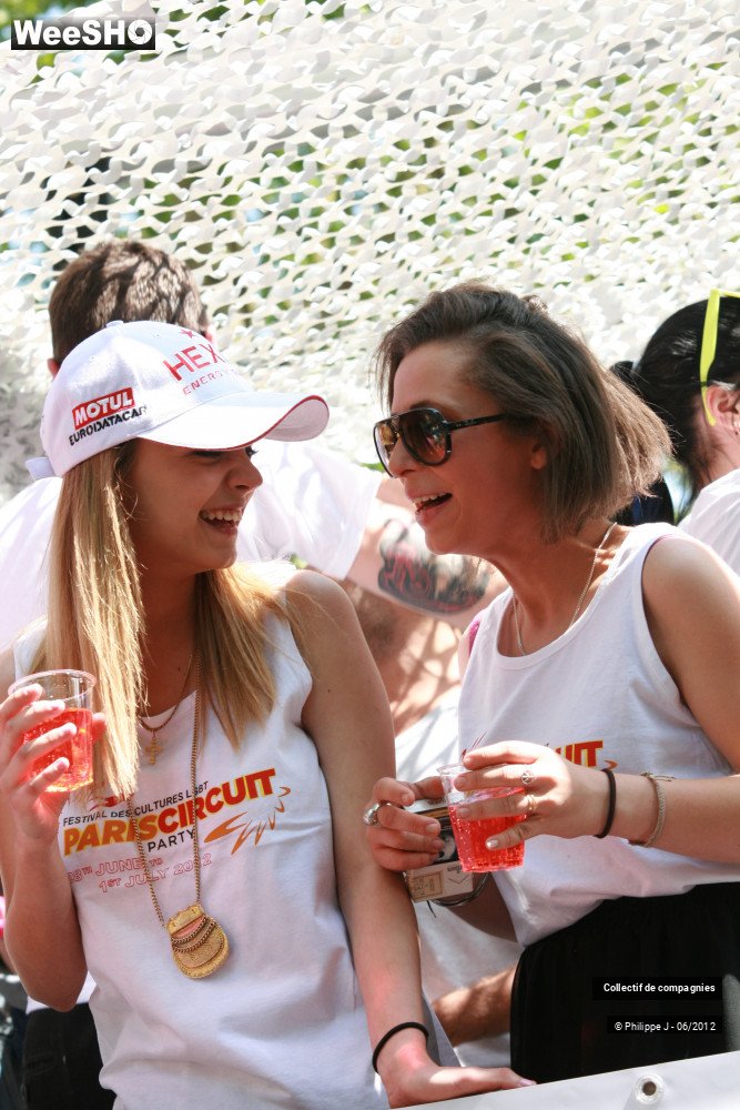 47/48 photos du spectacle Gay Pride 2012 2