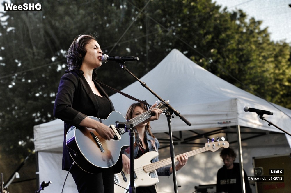 1/23 photos du spectacle Ndidi O