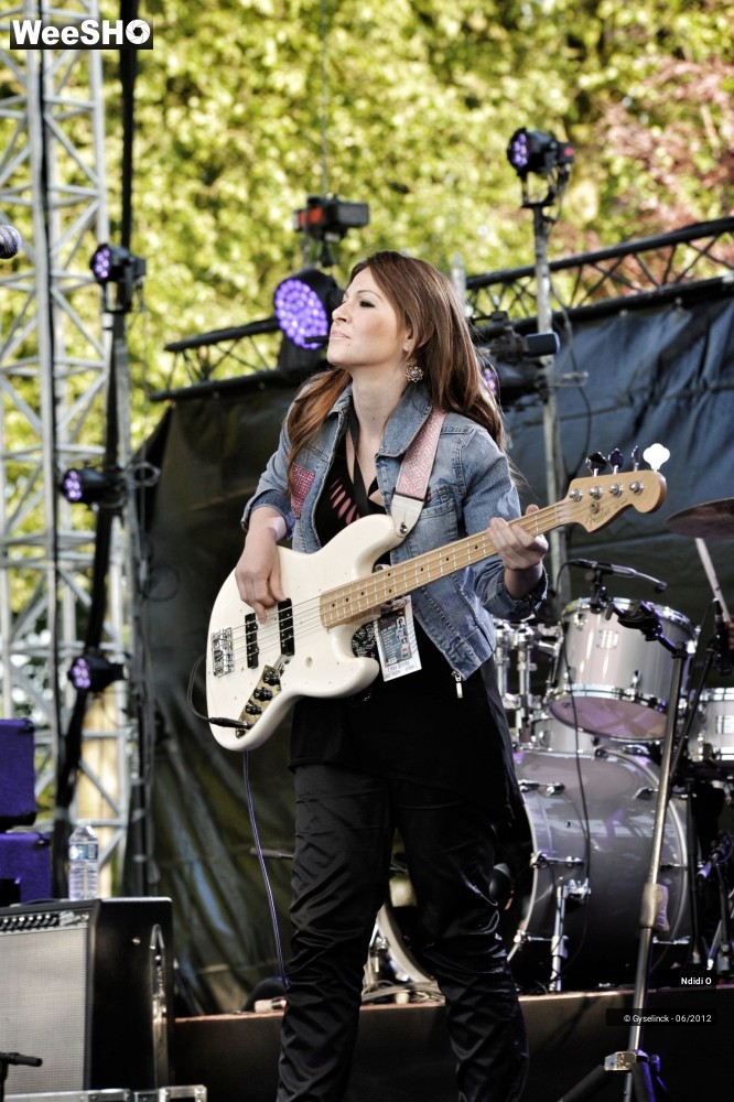 14/23 photos du spectacle Ndidi O