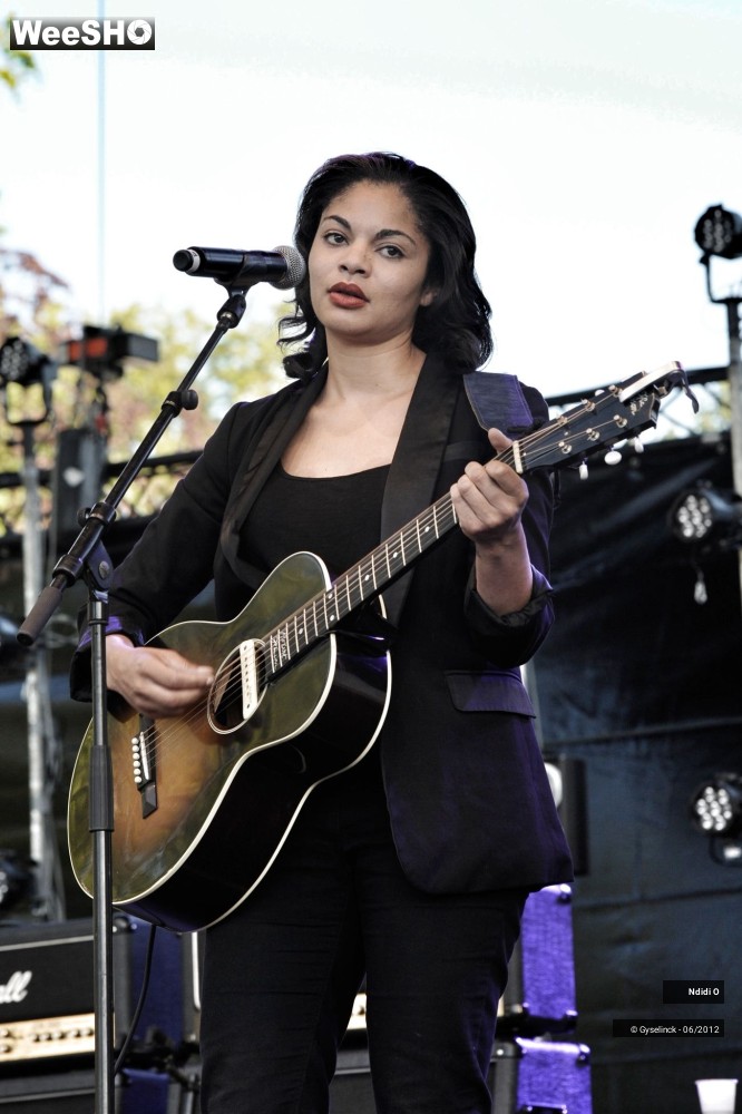 15/23 photos du spectacle Ndidi O