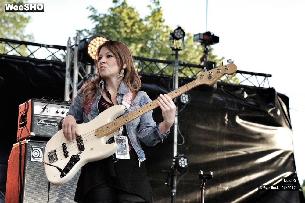 19/23 photos du spectacle Ndidi O