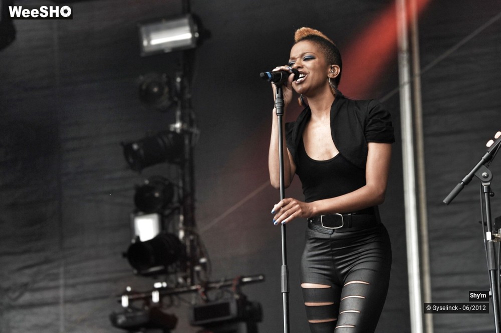 19/27 photos du spectacle Shy'm