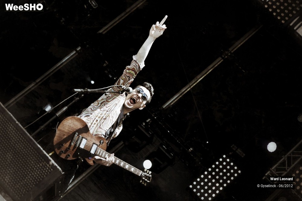 13/26 photos du spectacle Ward Leonard