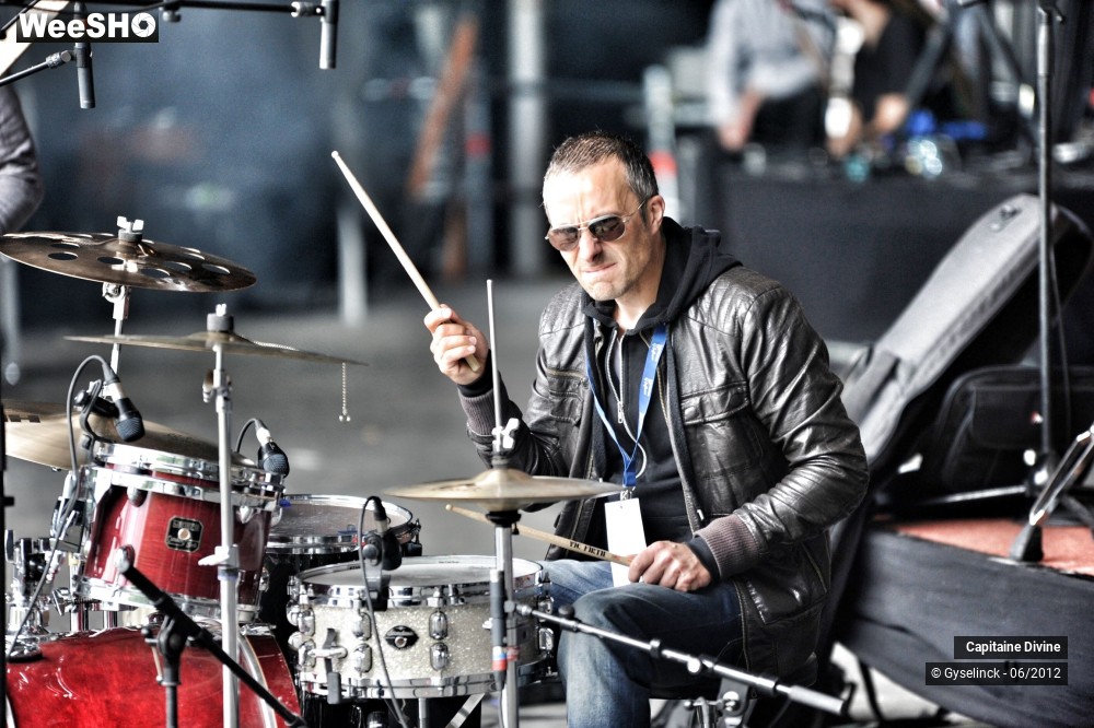 4/32 photos du spectacle Capitaine Divine