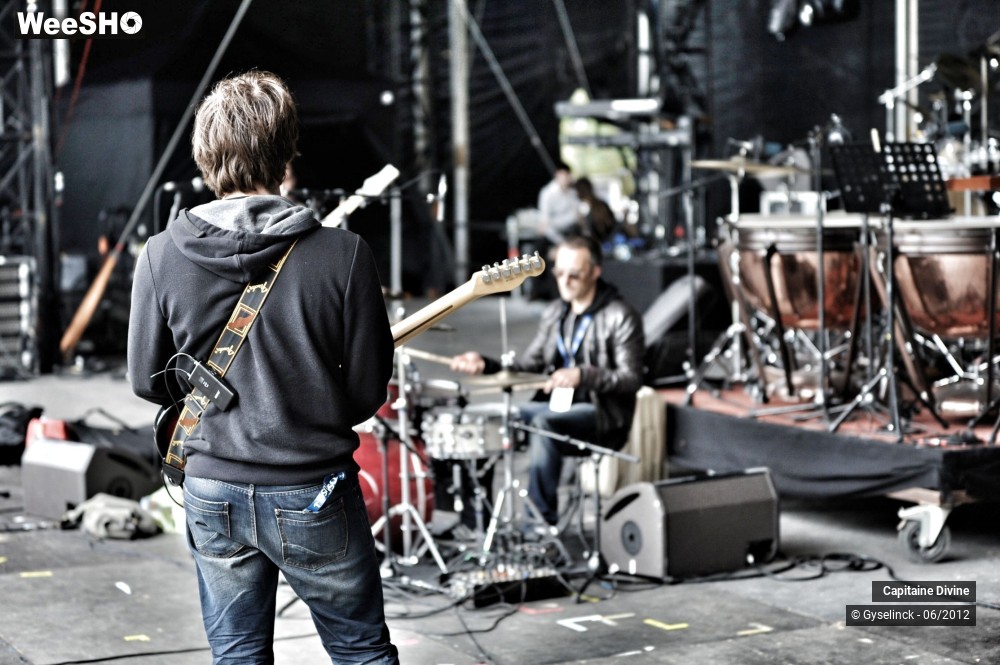 8/32 photos du spectacle Capitaine Divine