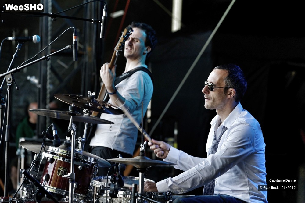 9/32 photos du spectacle Capitaine Divine