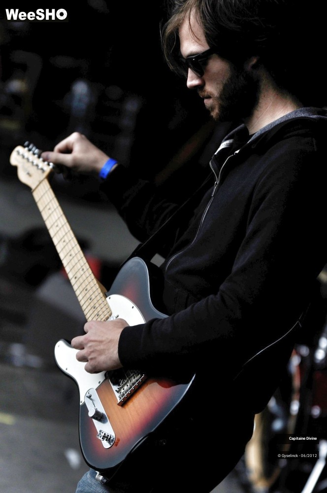 14/32 photos du spectacle Capitaine Divine