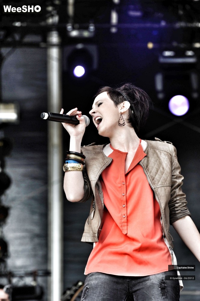 17/32 photos du spectacle Capitaine Divine