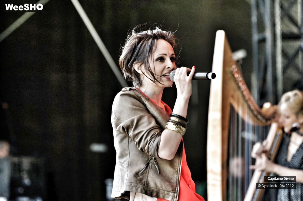 21/32 photos du spectacle Capitaine Divine