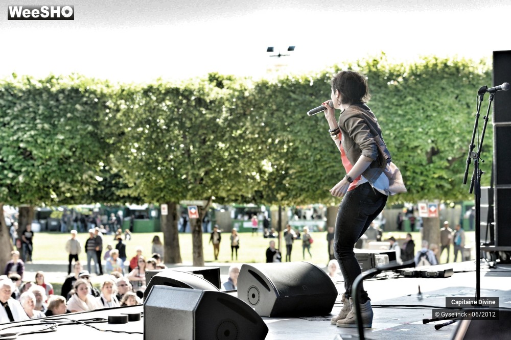 24/32 photos du spectacle Capitaine Divine