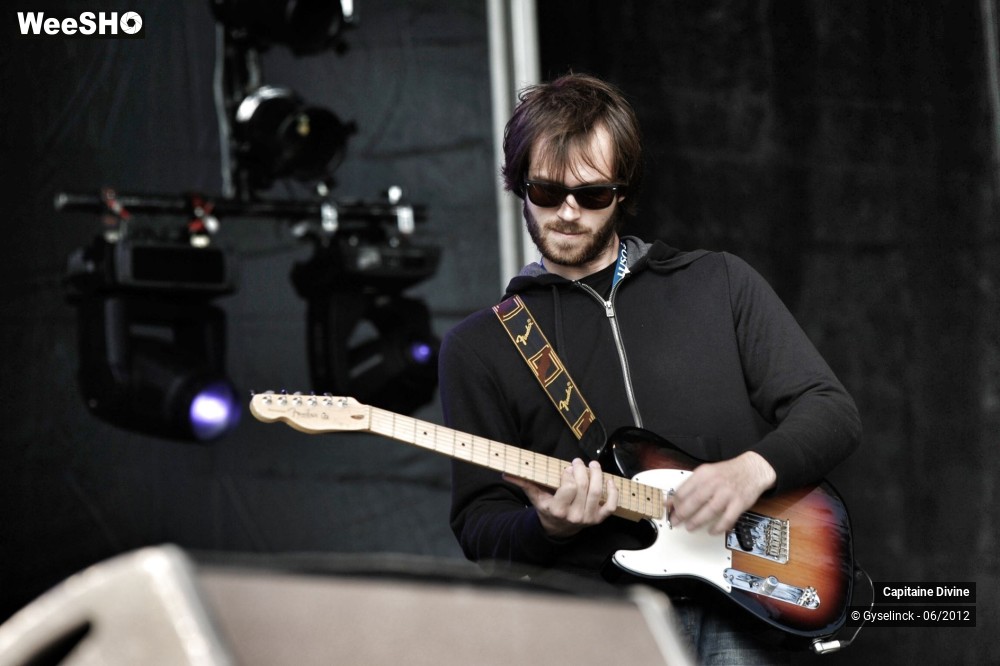 25/32 photos du spectacle Capitaine Divine