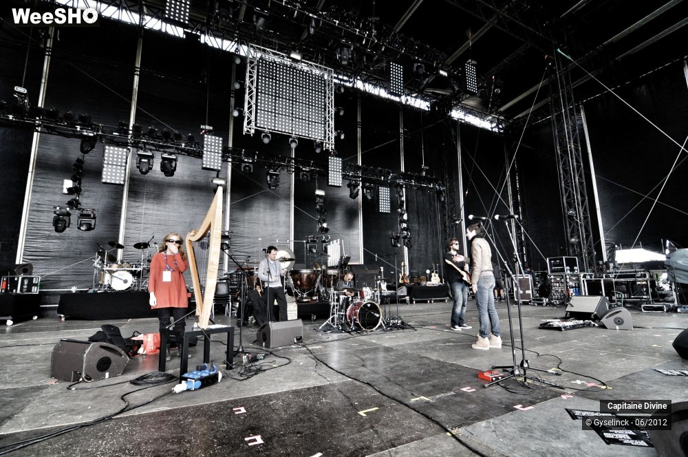 28/32 photos du spectacle Capitaine Divine