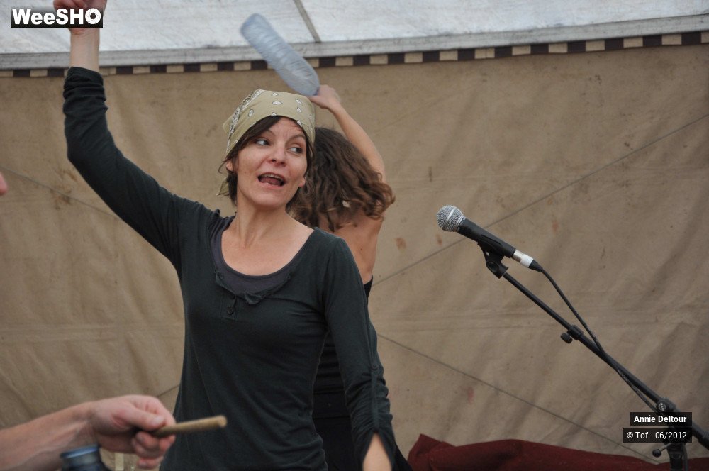 1/19 photos du spectacle Bouteilles percutées