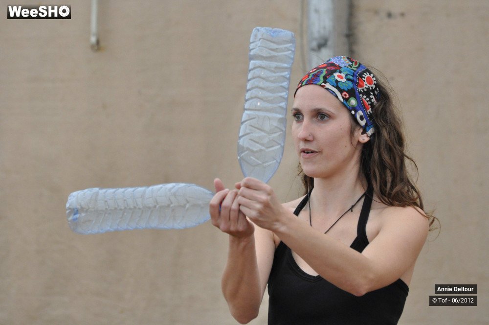 2/19 photos du spectacle Bouteilles percutées