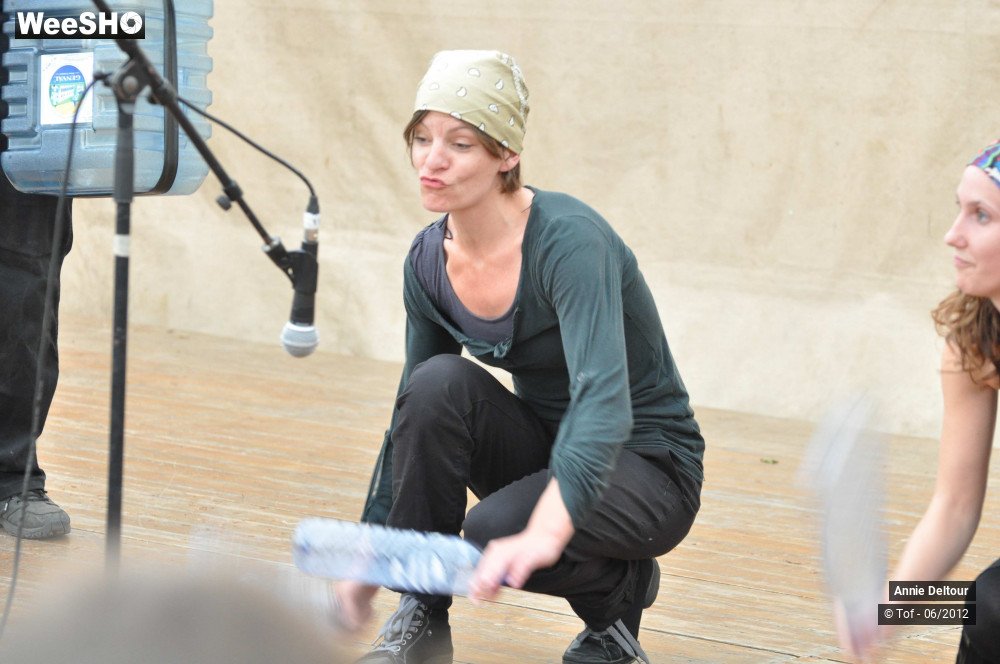 4/19 photos du spectacle Bouteilles percutées