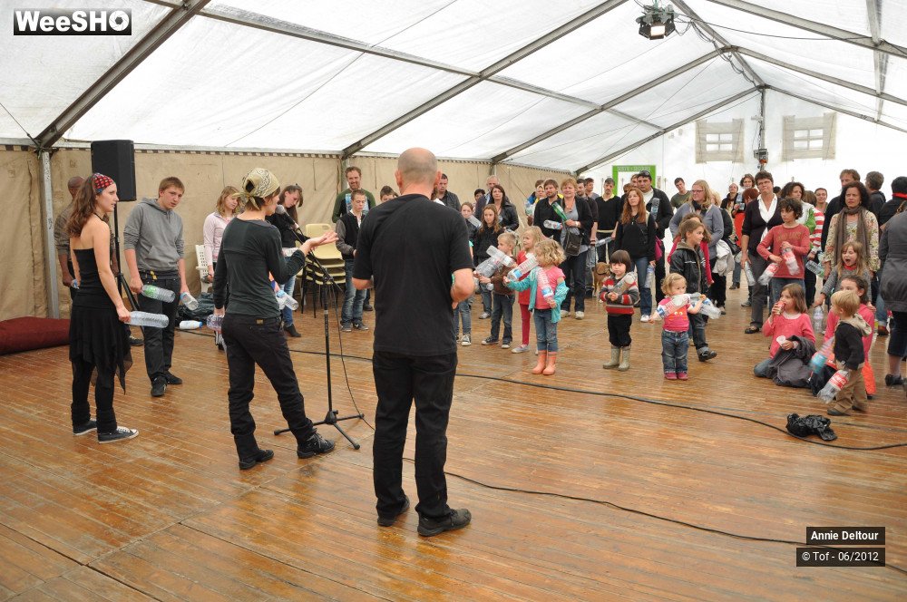 6/19 photos du spectacle Bouteilles percutées