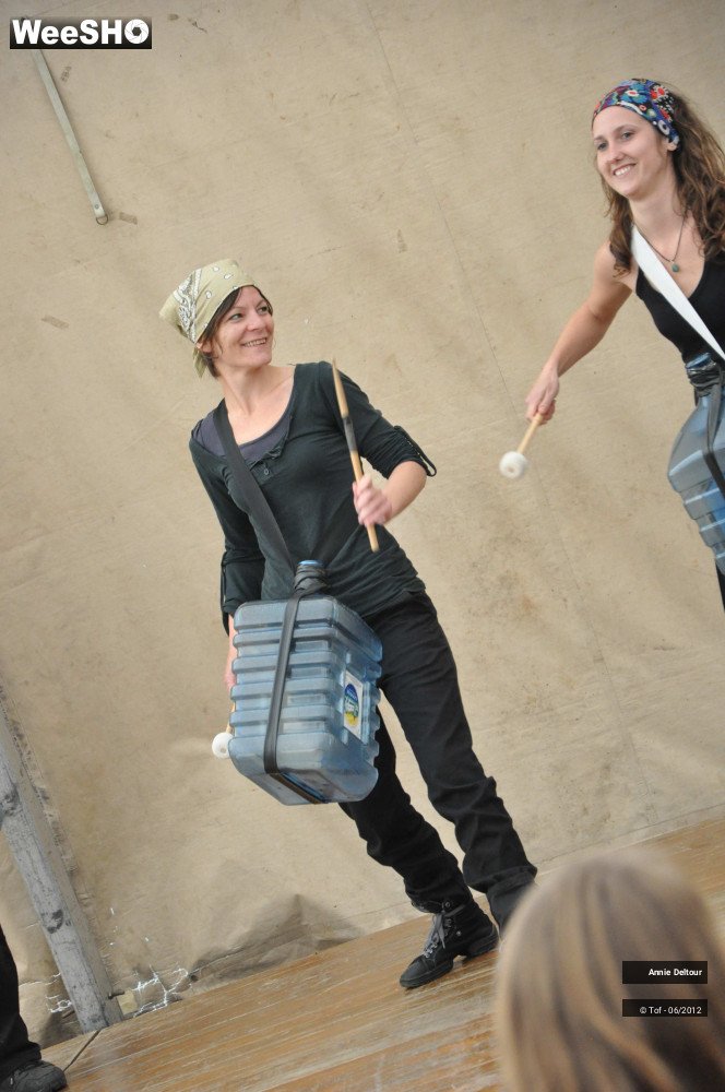 17/19 photos du spectacle Bouteilles percutées