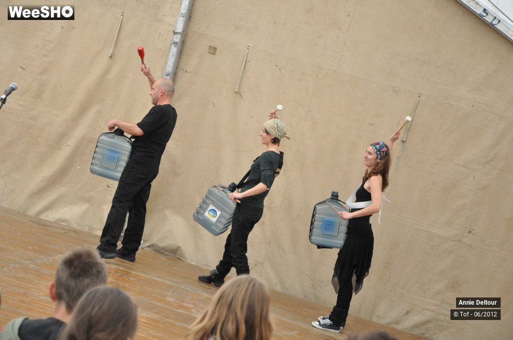 19/19 photos du spectacle Bouteilles percutées