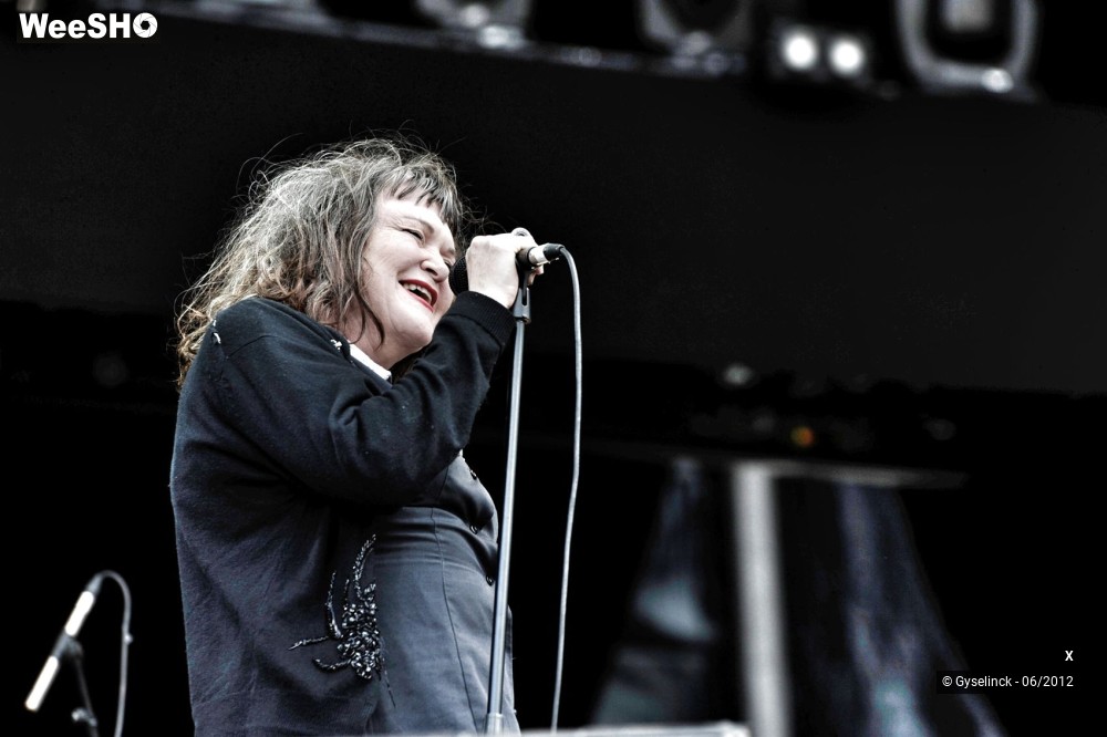 14/16 photos du spectacle X