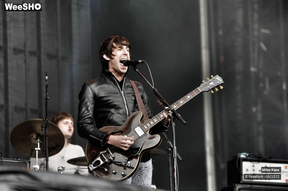 13/18 photos du spectacle Miles Kane