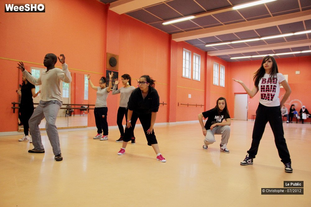 9/50 photos du spectacle stage de danse - call 911