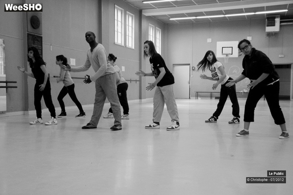 11/50 photos du spectacle stage de danse - call 911