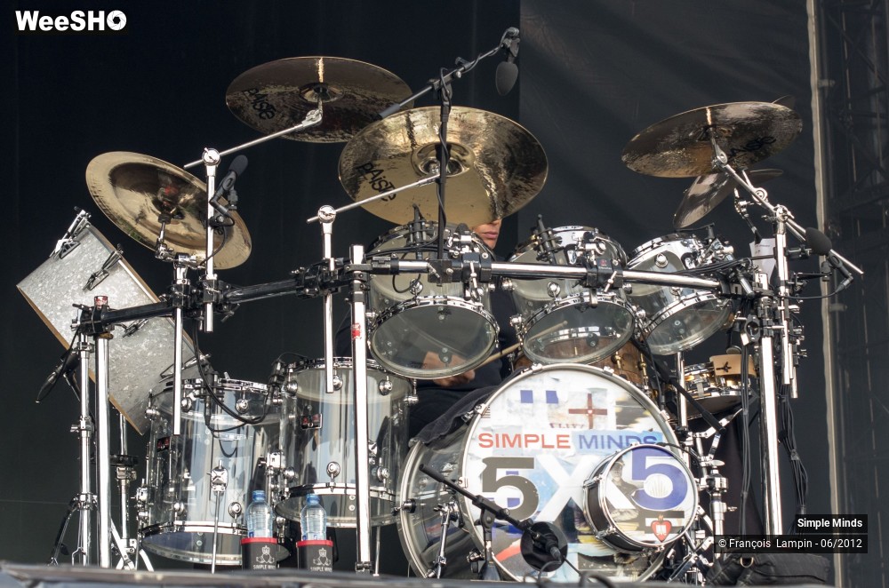 8/30 photos du spectacle Simple Minds