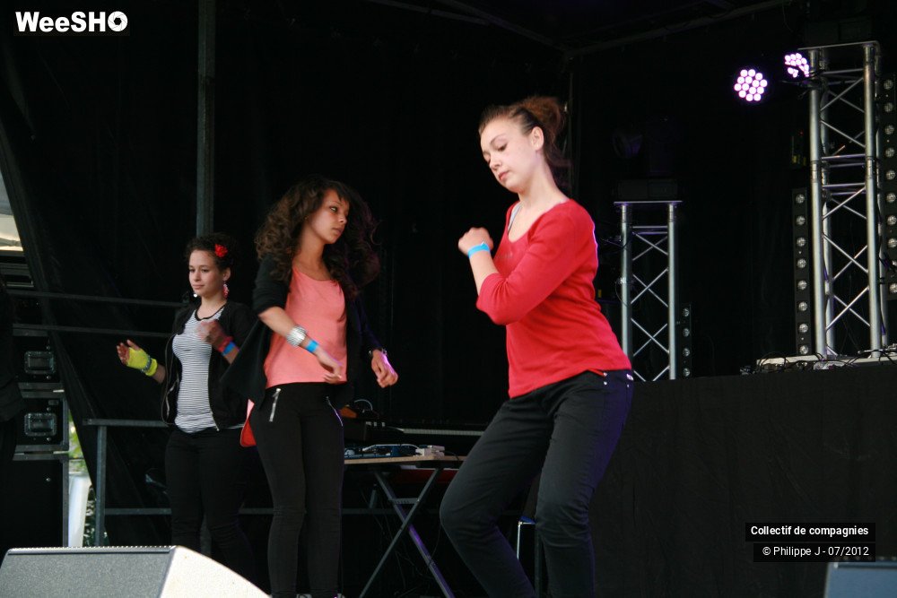 15/27 photos du spectacle Restitution danse