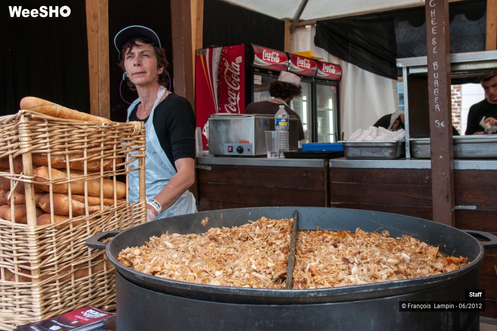20/39 photos du spectacle Mainsquare Staff