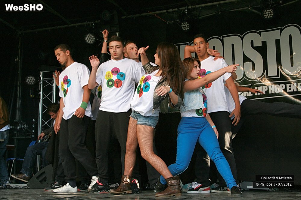 6/39 photos du spectacle Restitution danse 2