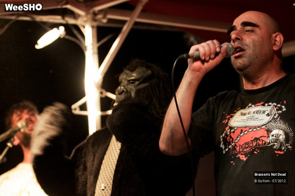 6/40 photos du spectacle Brassen´s Not Dead