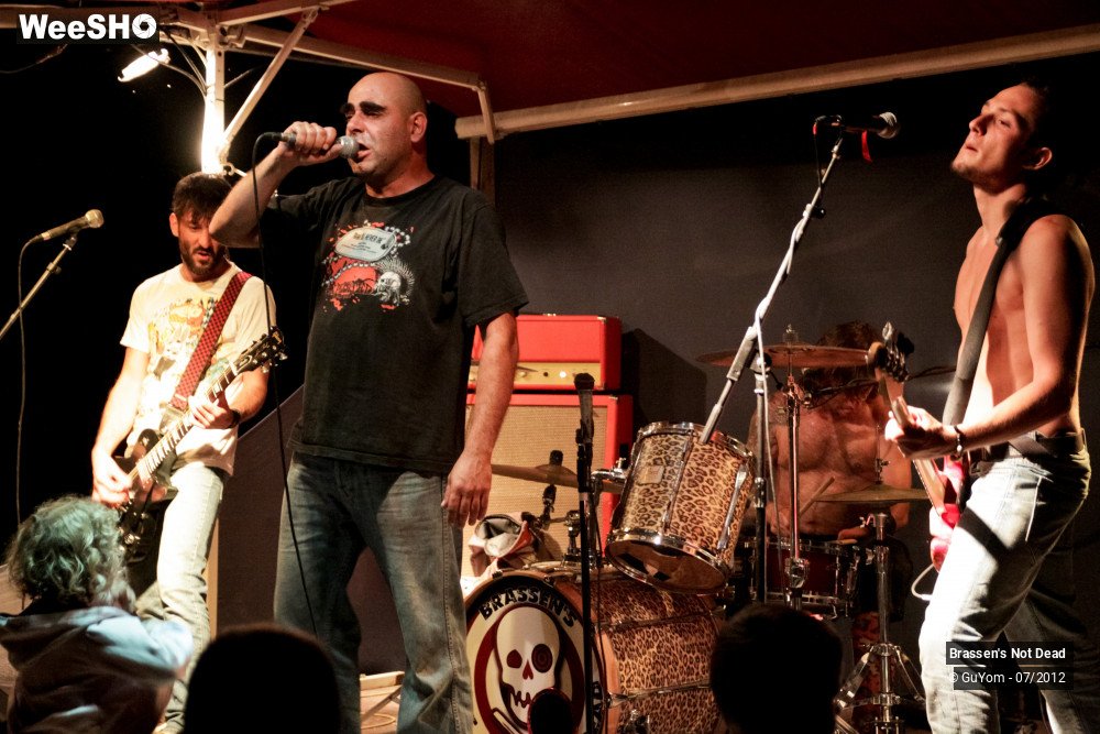 10/40 photos du spectacle Brassen´s Not Dead
