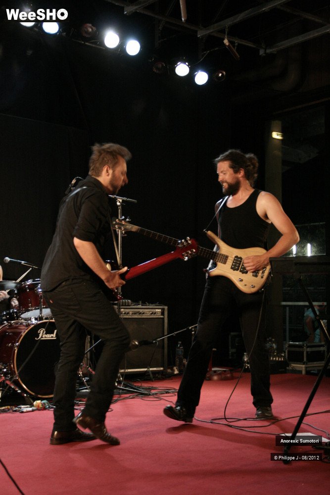 14/16 photos du spectacle Anorexic Sumotori