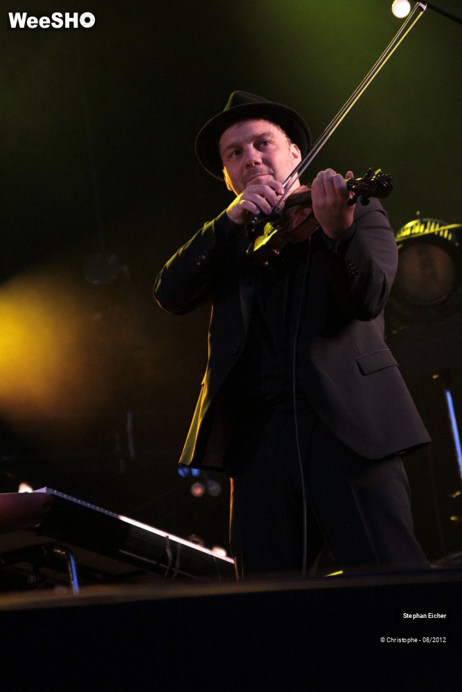 21/21 photos du spectacle Stephan Eicher and the lost & found orchestra