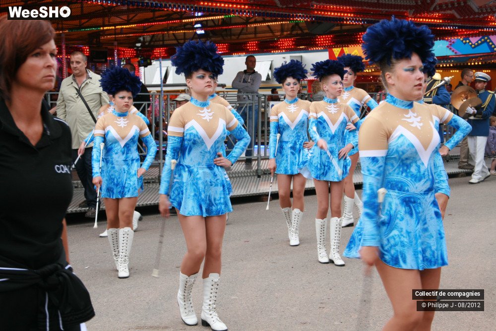 32/49 photos du spectacle Foire aux manèges 2012