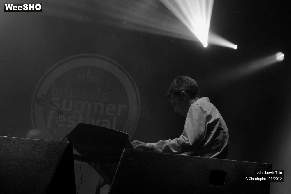 5/10 photos du spectacle John Lewis Trio