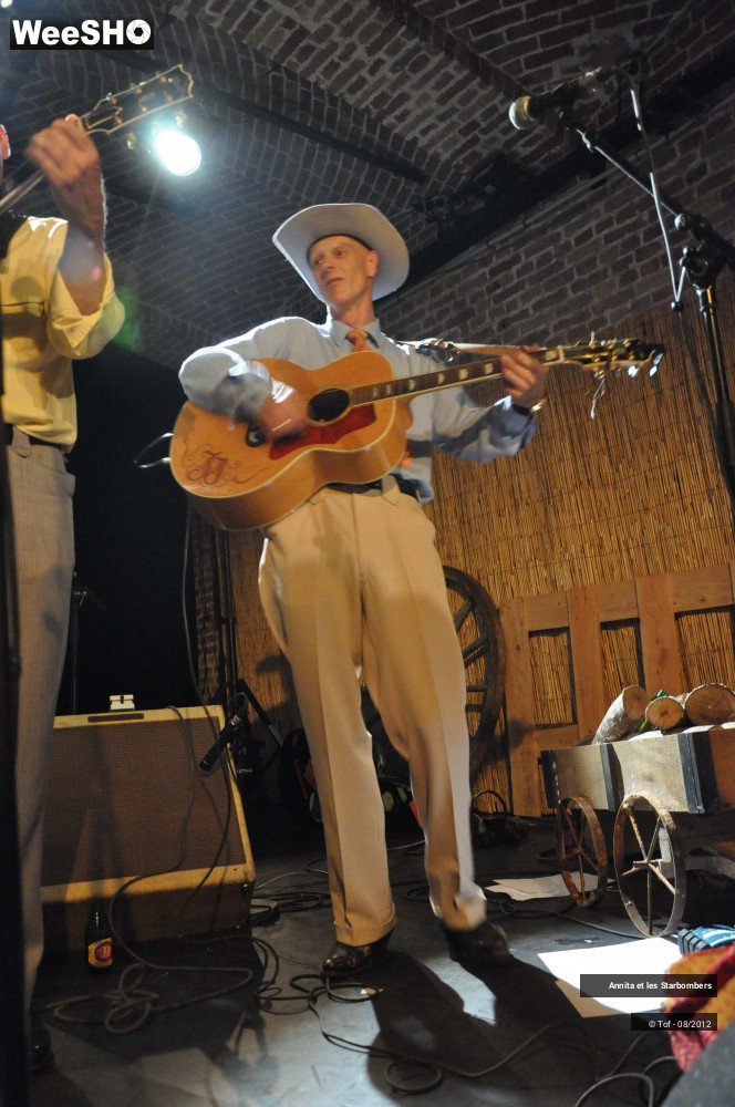 8/22 photos du spectacle Annita et les Starbombers 