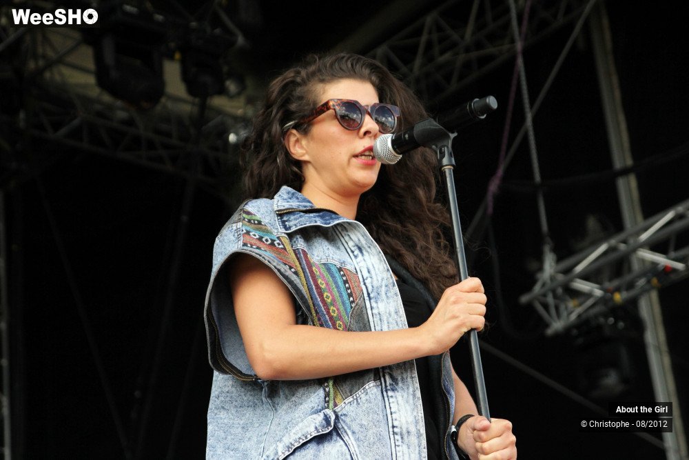 8/40 photos du spectacle About the Girl