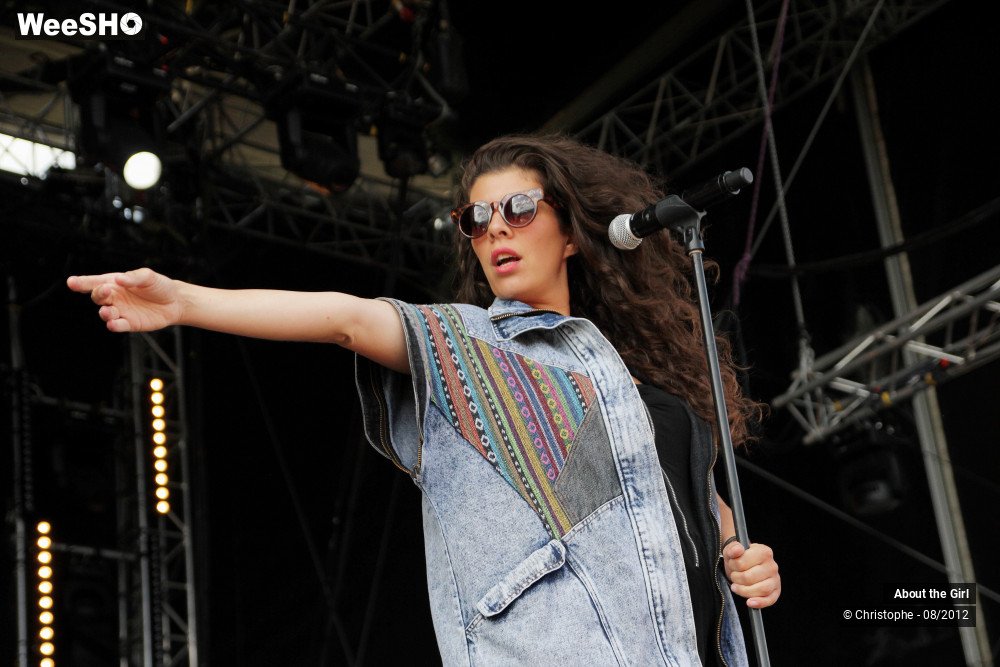 10/40 photos du spectacle About the Girl