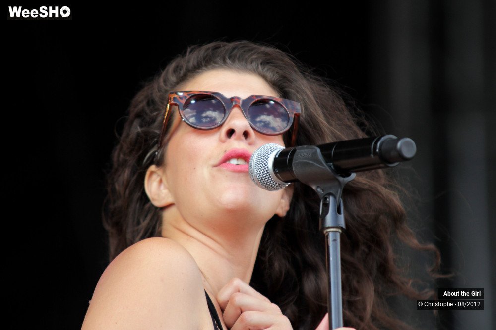 13/40 photos du spectacle About the Girl