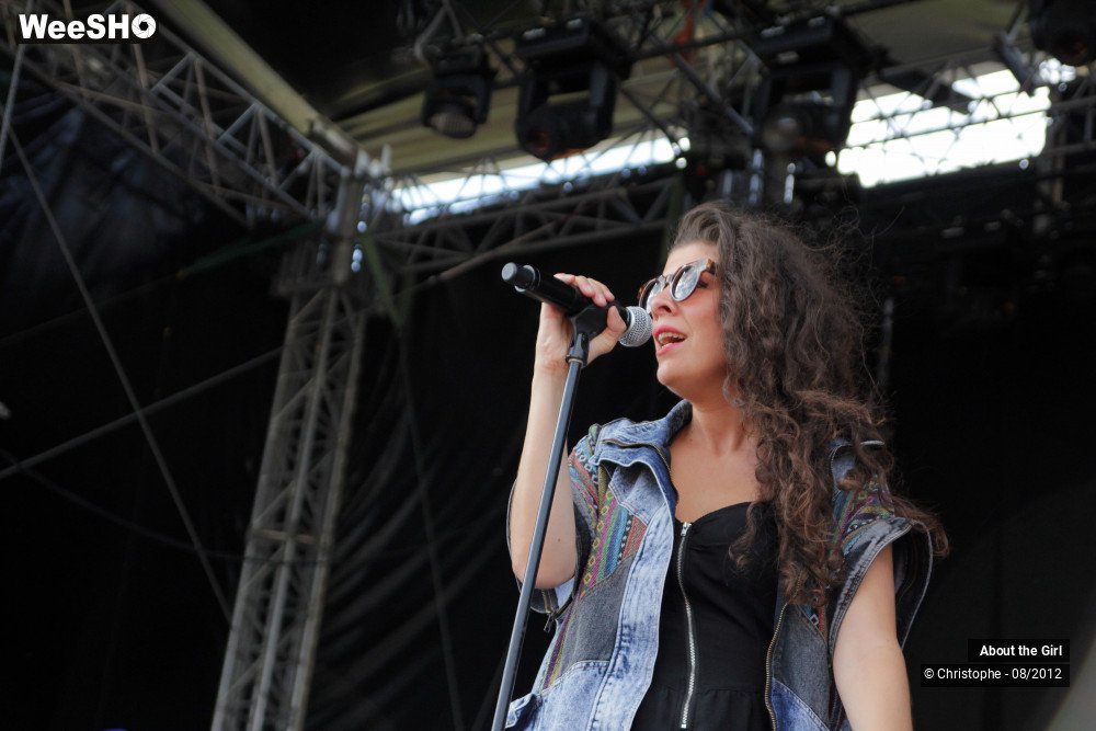 19/40 photos du spectacle About the Girl