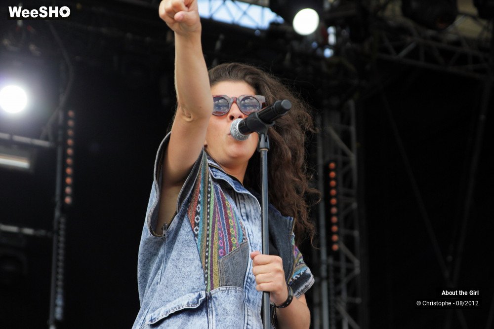 20/40 photos du spectacle About the Girl